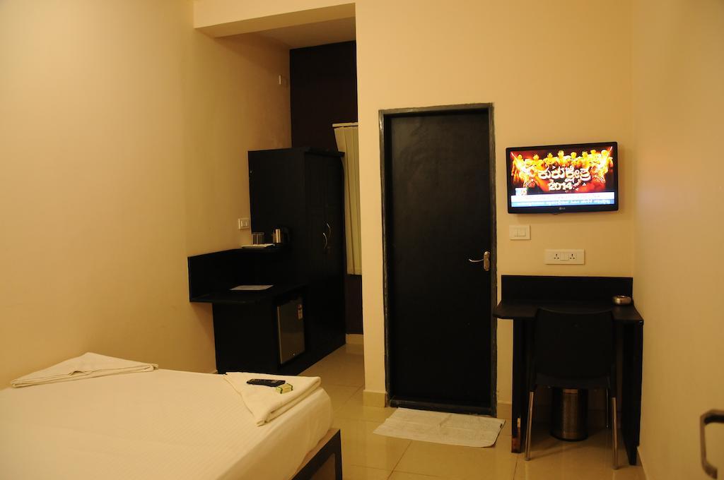 Hotel Sri Krishna Residency Udupi Δωμάτιο φωτογραφία